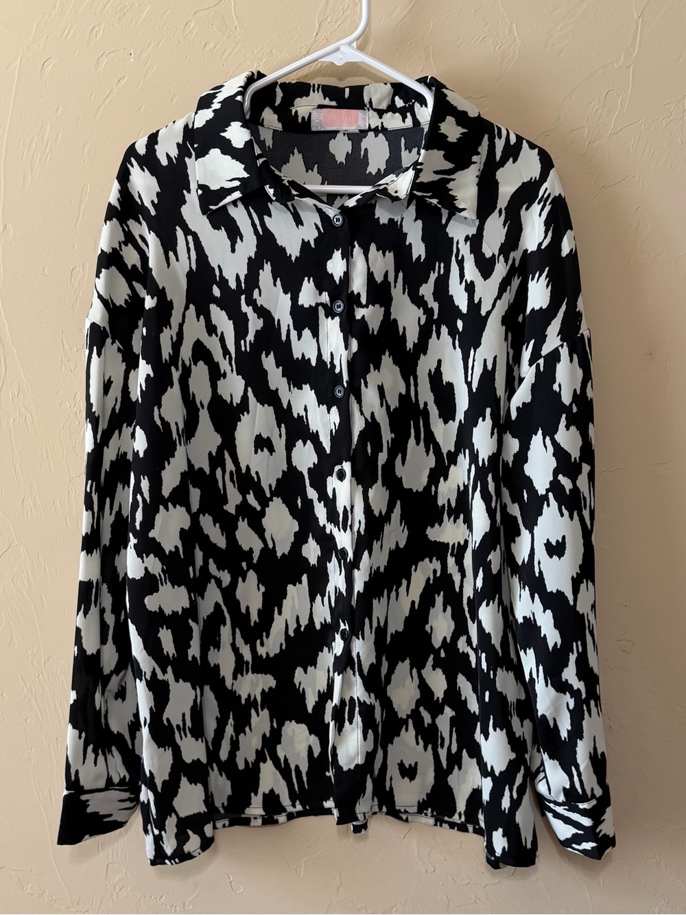 Women's Black & White Abstract Animal Print Button-Down Shirt